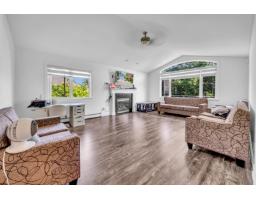 18136 Claytonwood Crescent, Surrey, BC V3S7T5 Photo 19