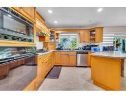 18136 Claytonwood Crescent, Surrey, BC V3S7T5 Photo 16
