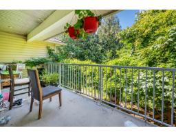 18136 Claytonwood Crescent, Surrey, BC V3S7T5 Photo 18