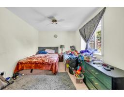 18136 Claytonwood Crescent, Surrey, BC V3S7T5 Photo 12