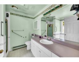 18136 Claytonwood Crescent, Surrey, BC V3S7T5 Photo 11