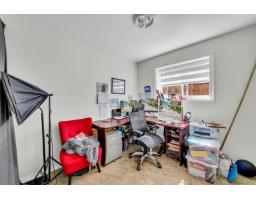 18136 Claytonwood Crescent, Surrey, BC V3S7T5 Photo 9