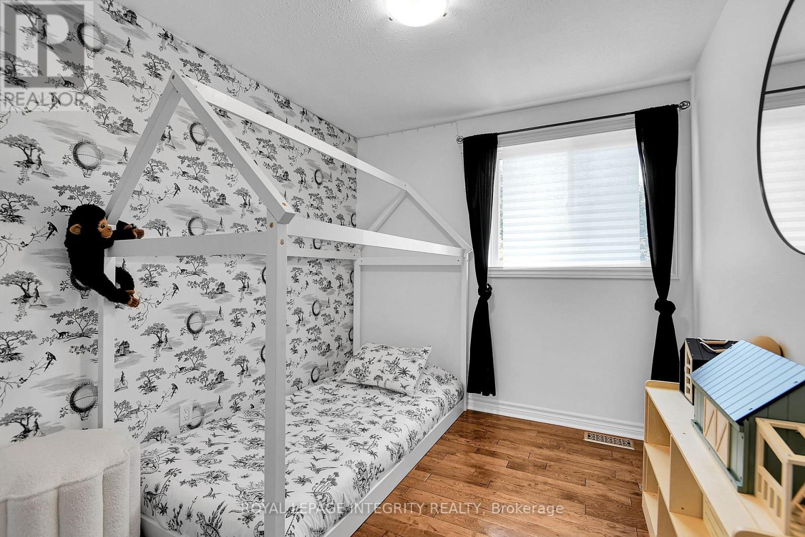 3 Bed, 2 Bath House for Sale in Ottawa – 209 SHERWAY DRIVE, Ottawa – MLS# X13641862 - Image 21
