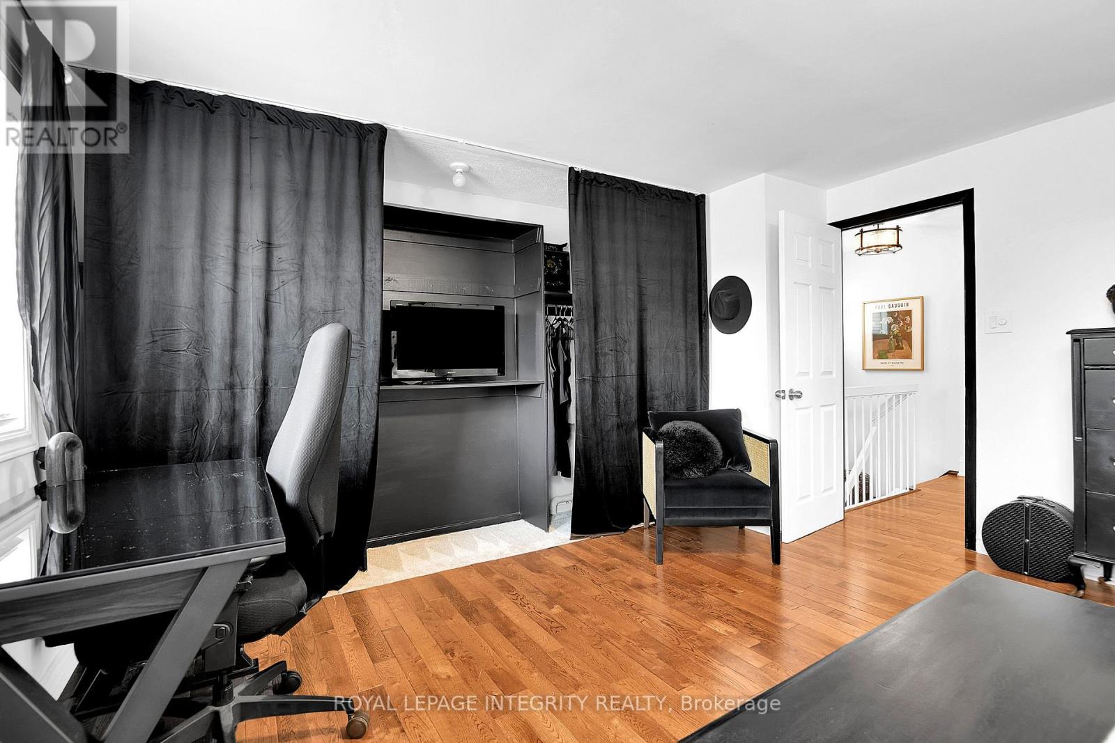 3 Bed, 2 Bath House for Sale in Ottawa – 209 SHERWAY DRIVE, Ottawa – MLS# X13641862 - Image 24