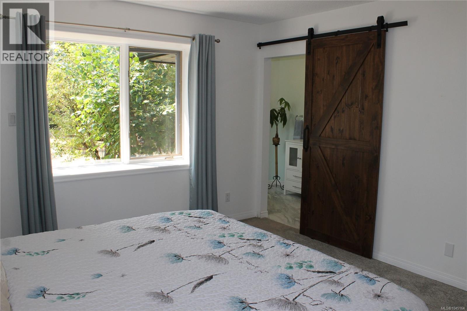6386 Highwood Dr - Image 21