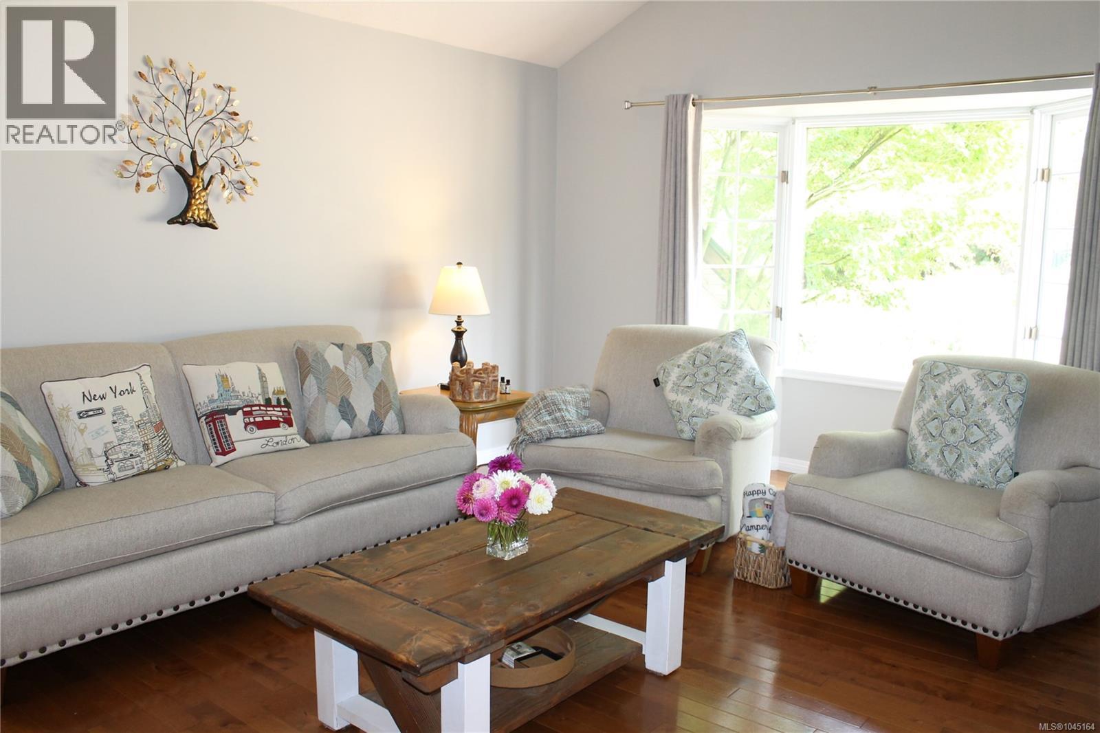 6386 Highwood Dr - 8