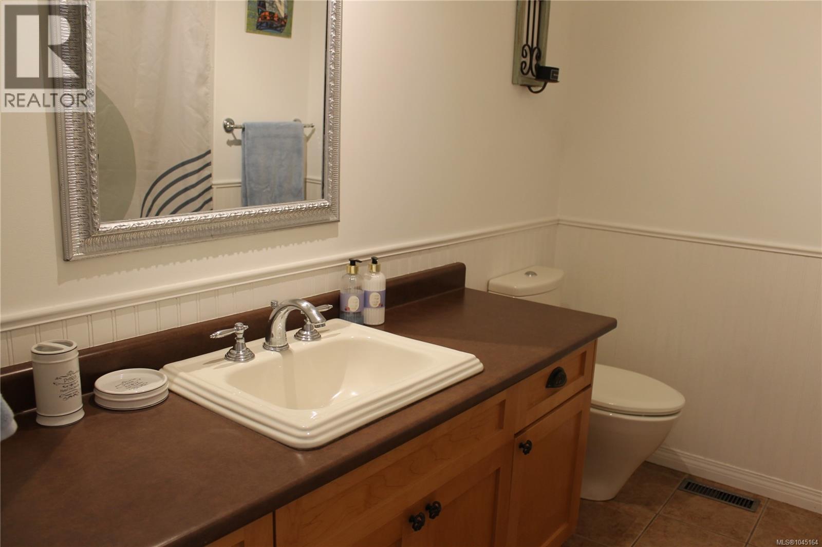 6386 Highwood Dr - Image 29