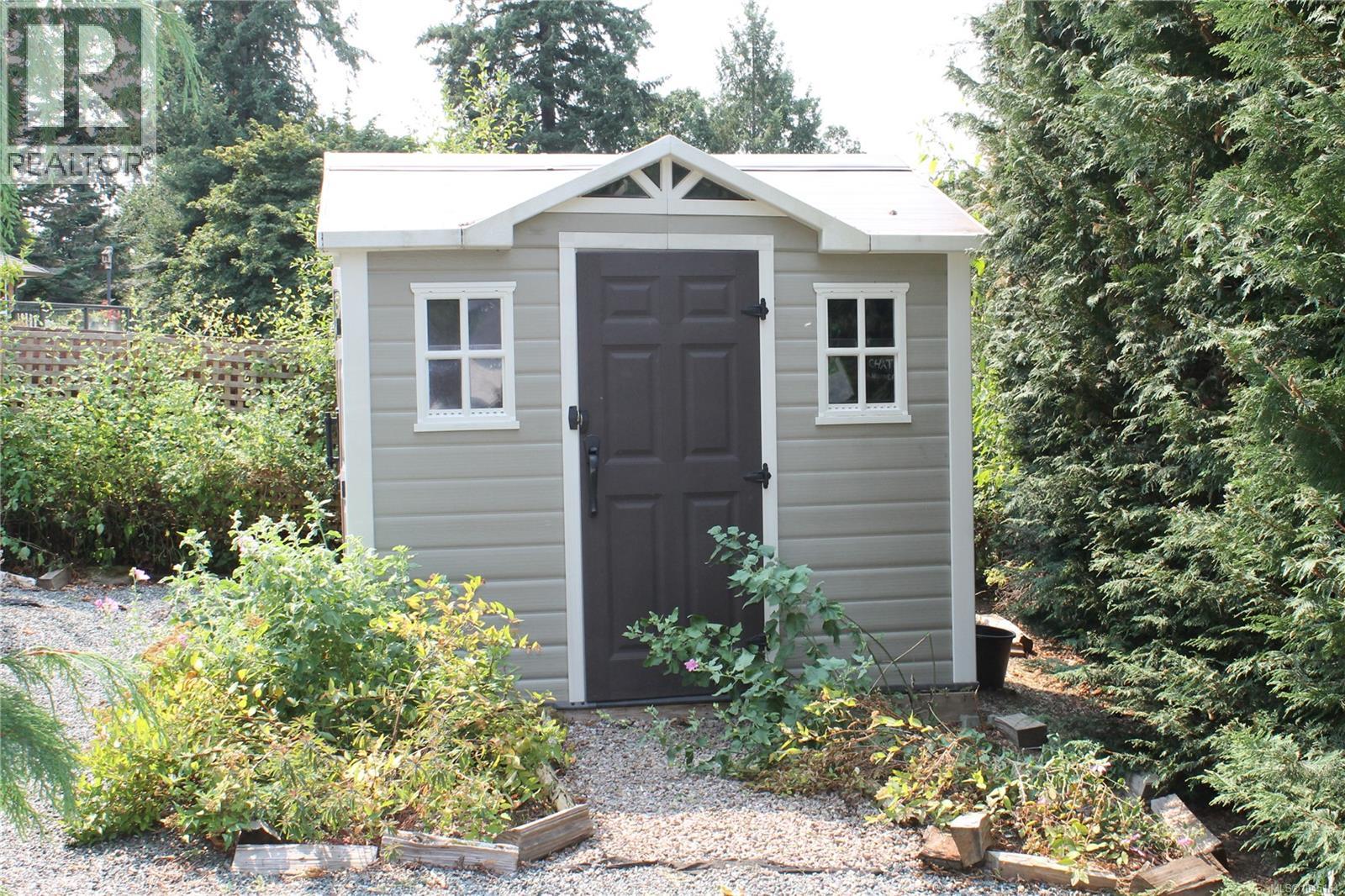 6386 Highwood Dr - Image 41