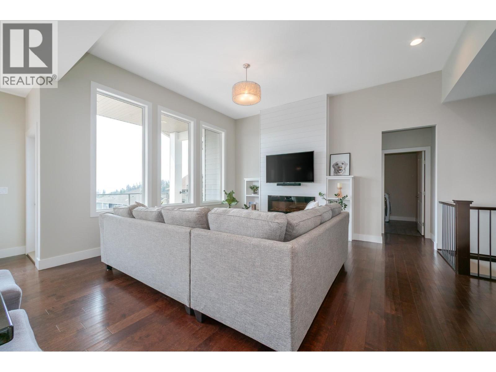 2420 Tallus Heights Drive - 16