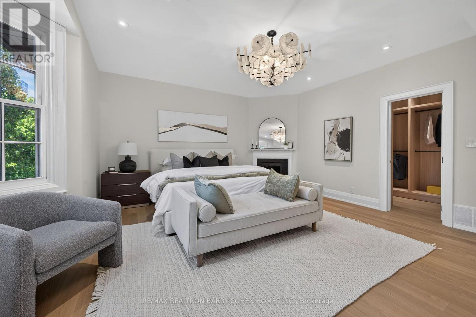 23 SOUTH DRIVE - 23