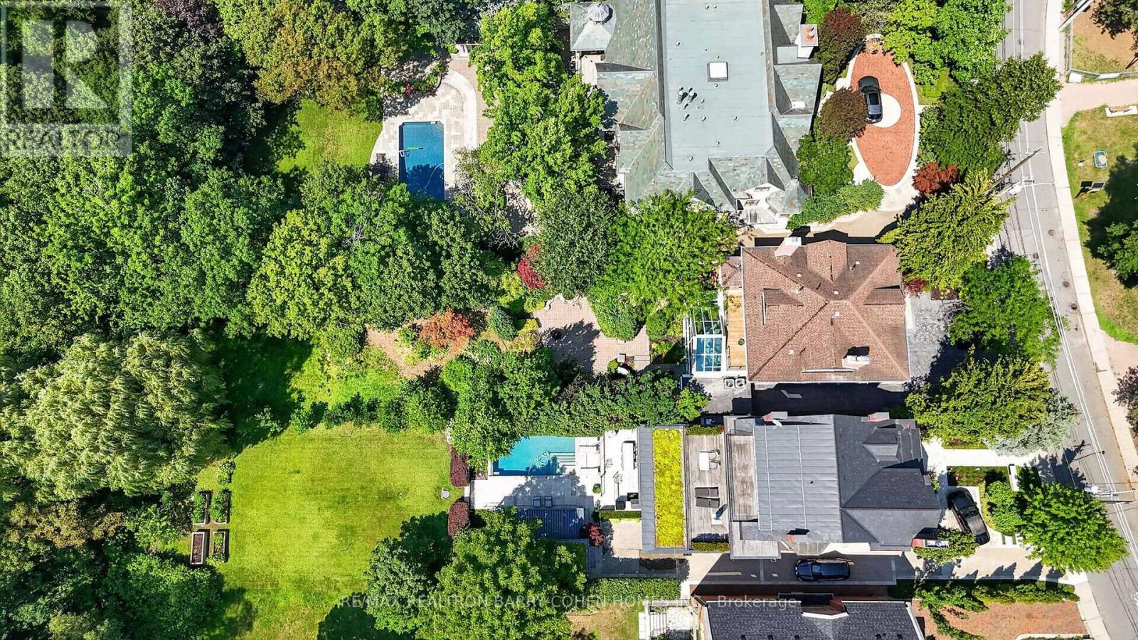 23 SOUTH DRIVE - 39