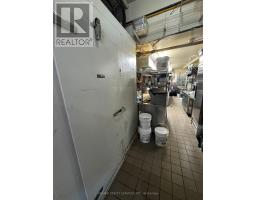 755 Queen Street E, Toronto, ON M4M1H3 Photo 9
