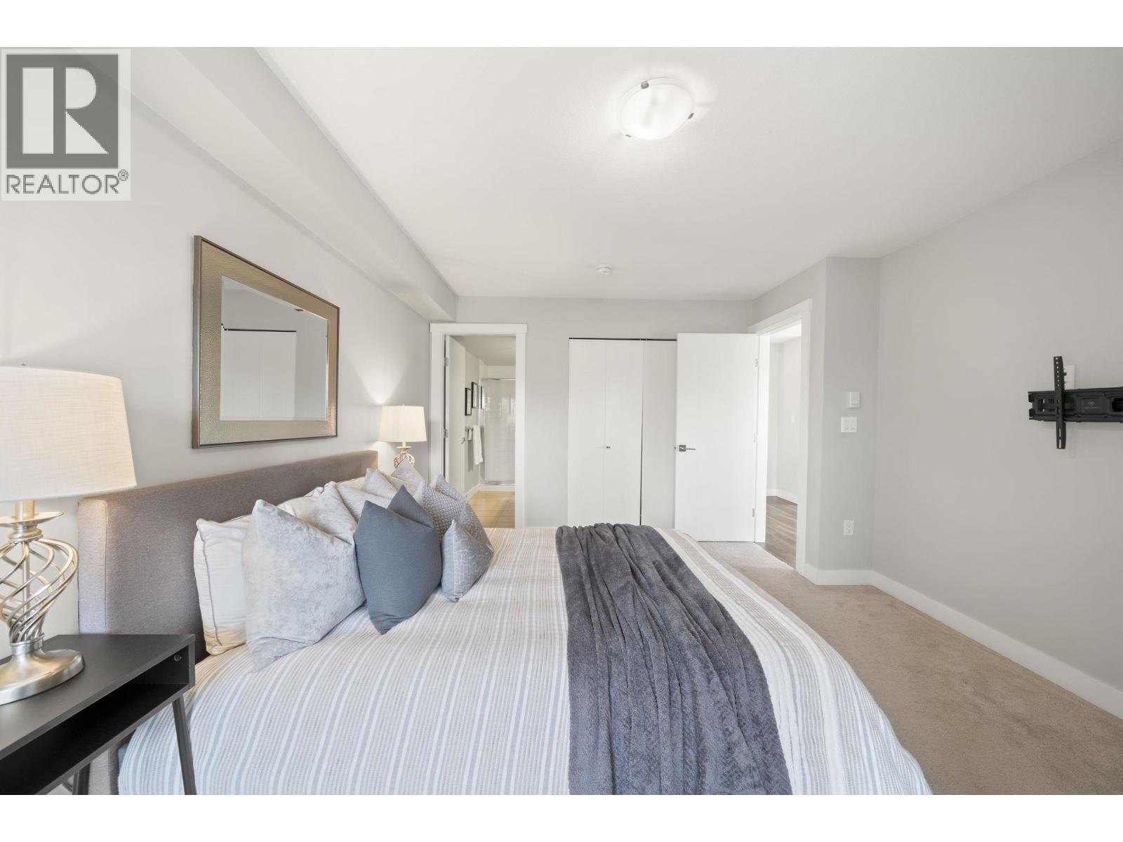 #306-4815 55B Street, Delta