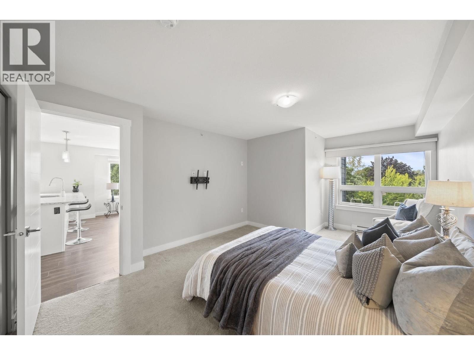 #306-4815 55B Street, Delta