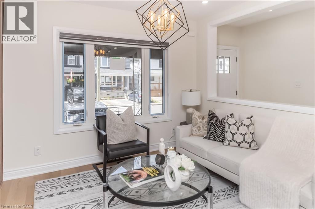 40 GLENDALE Avenue N - Image 10
