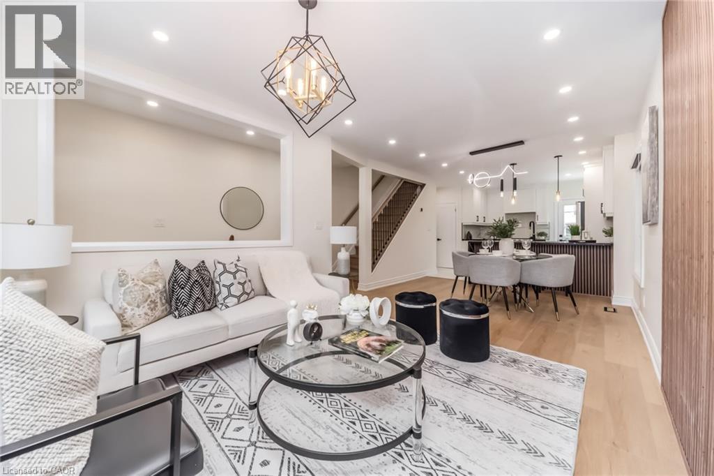 40 GLENDALE Avenue N - Image 11