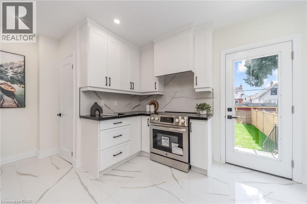 40 GLENDALE Avenue N - Image 23
