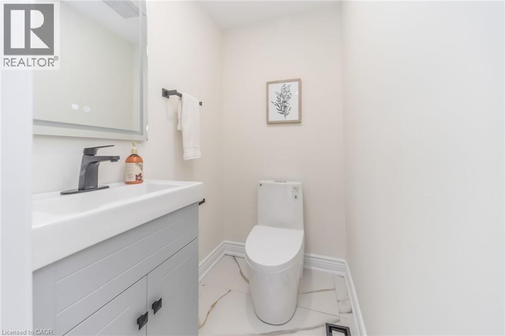 40 GLENDALE Avenue N - Image 25