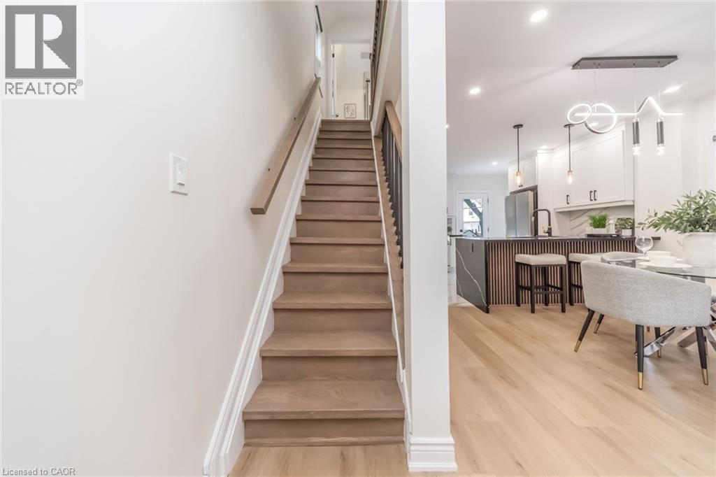 40 GLENDALE Avenue N - Image 27