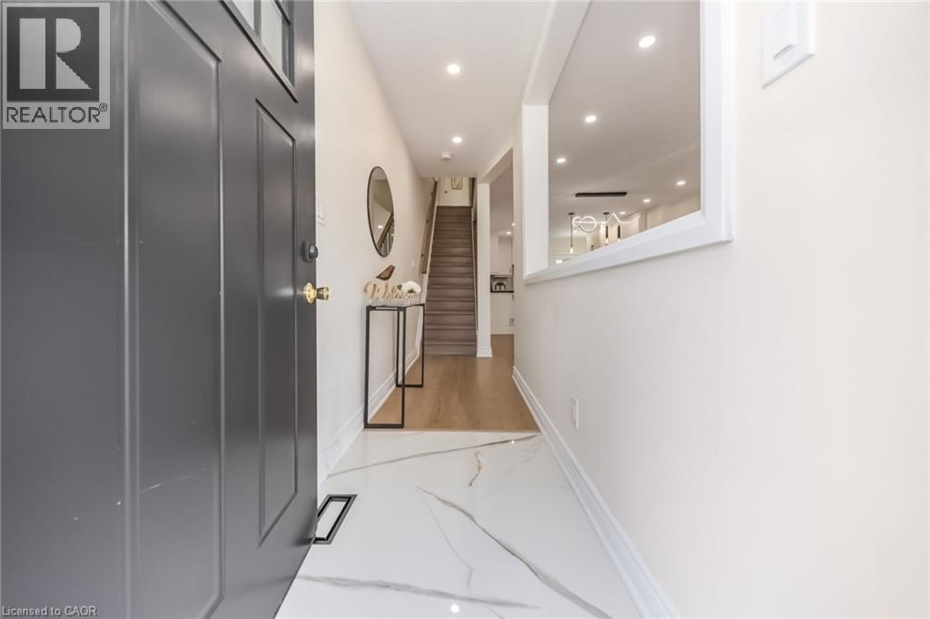 40 GLENDALE Avenue N - Image 6