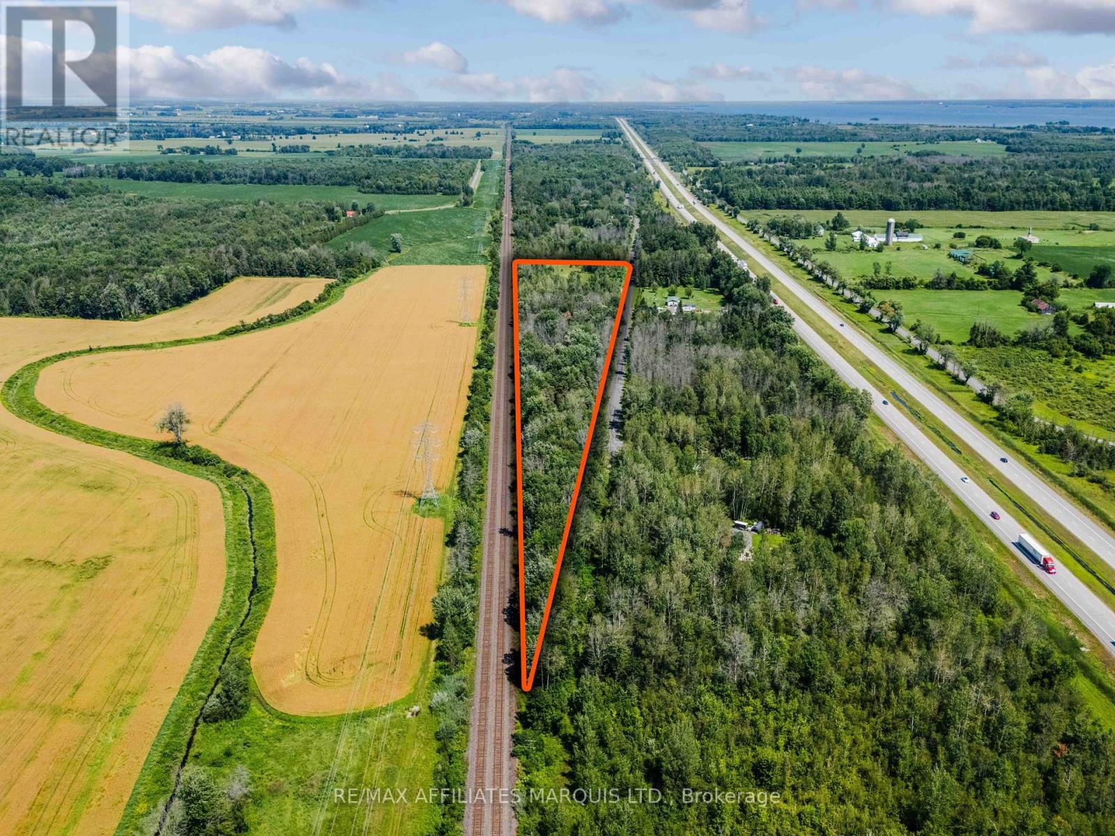 Lot lines are approximate only