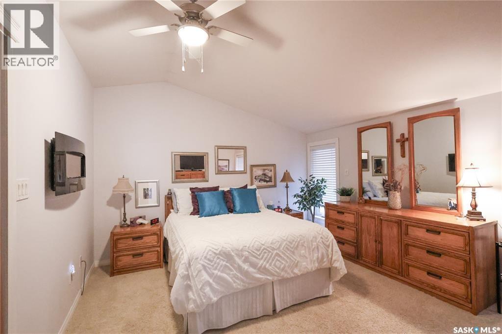 318 Neis DRIVE - Image 18