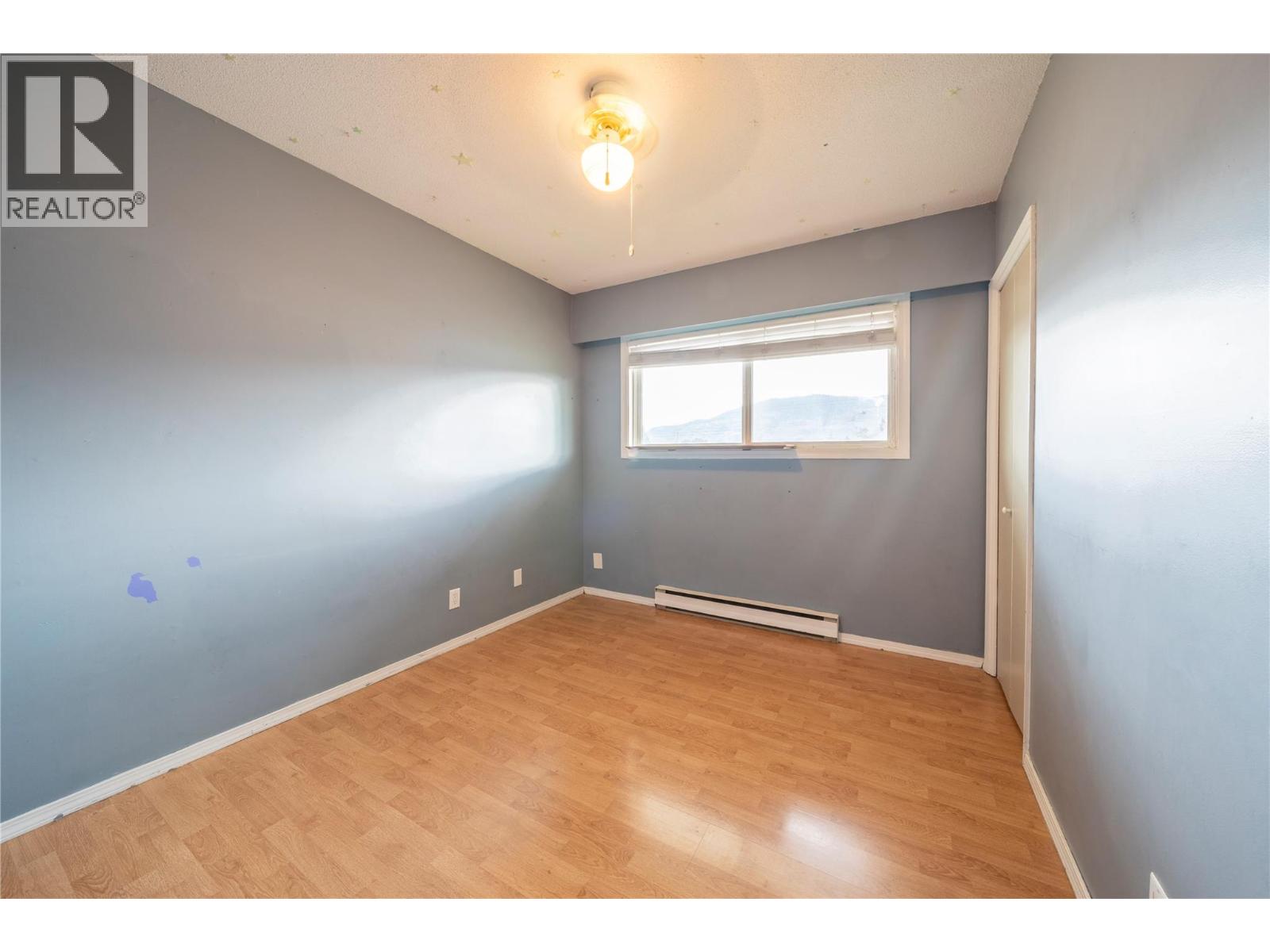 2270 GREENFIELD Avenue - 12