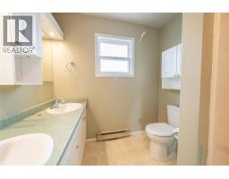 2270 Greenfield Avenue, Kamloops, BC V2B4P3 Photo 17