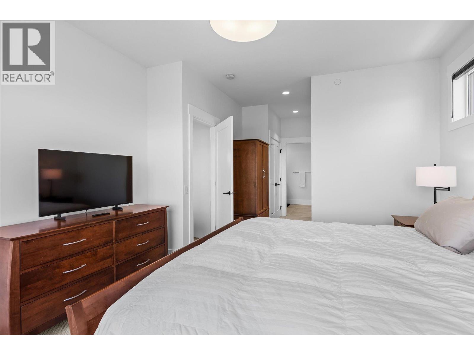 185 Diamond Way - Image 23