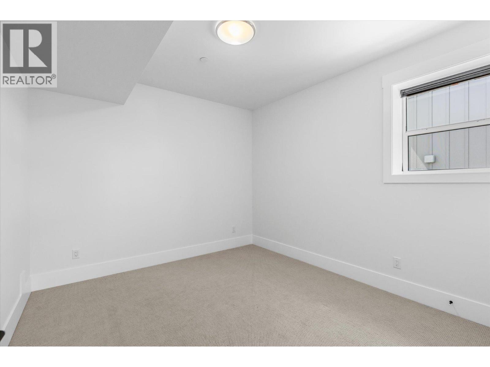 185 Diamond Way - Image 36