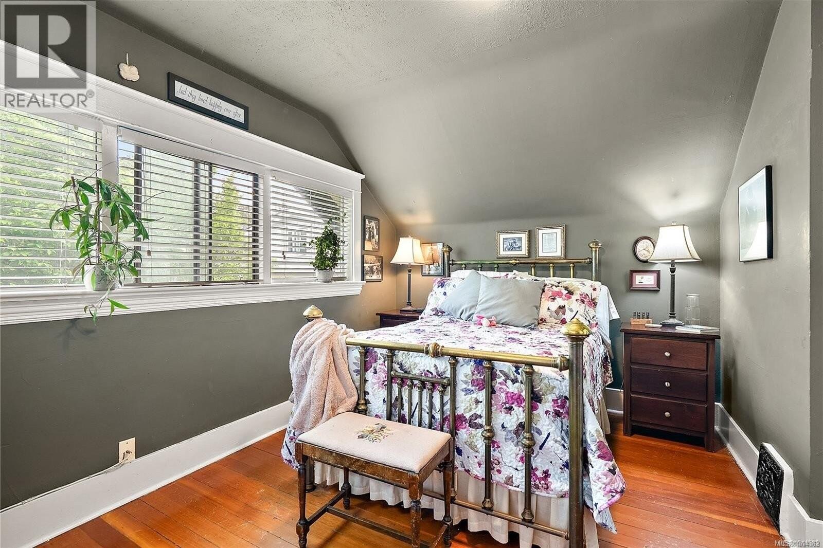  62 Obed Avenue, Saanich