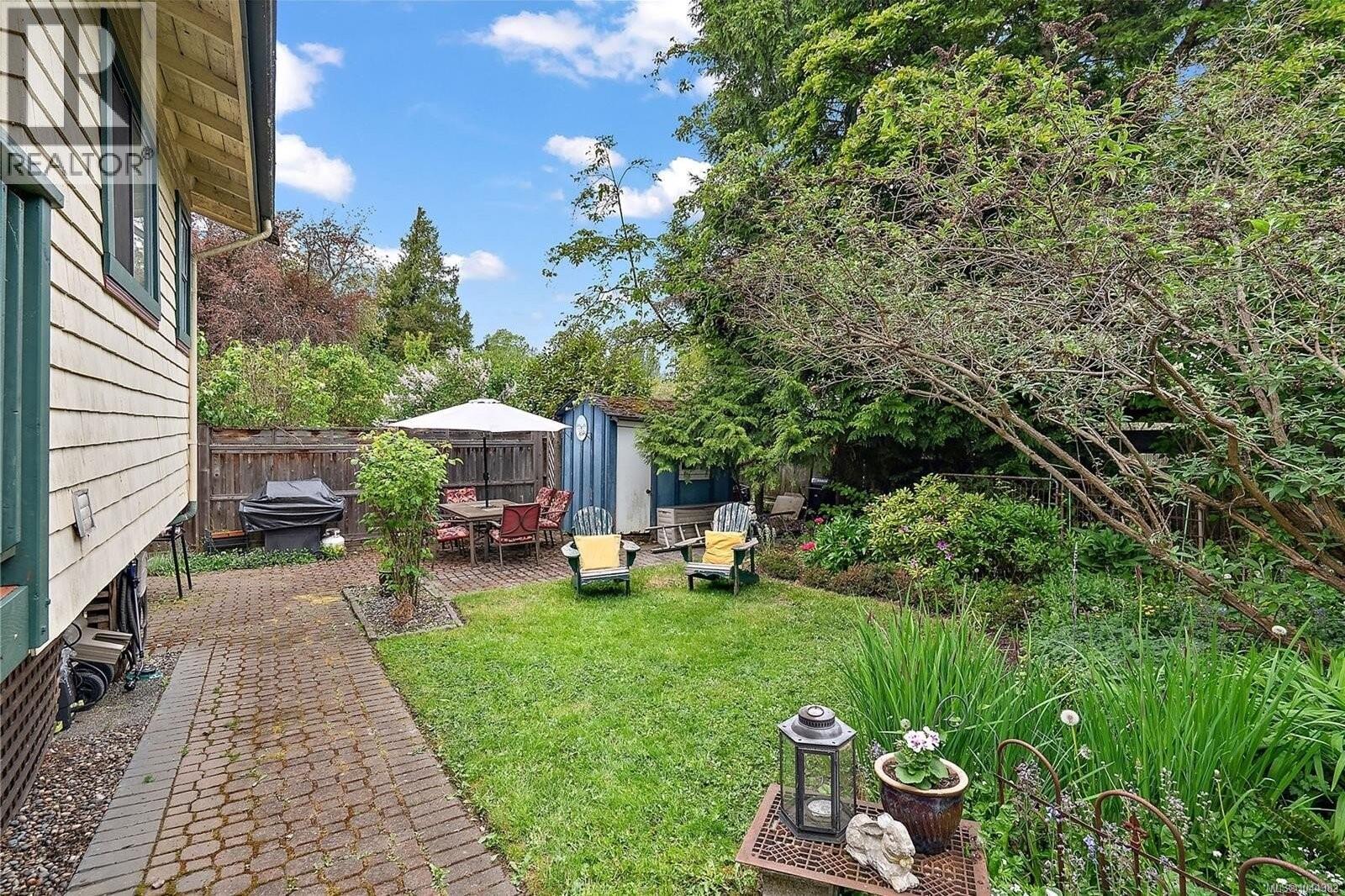  62 Obed Avenue, Saanich