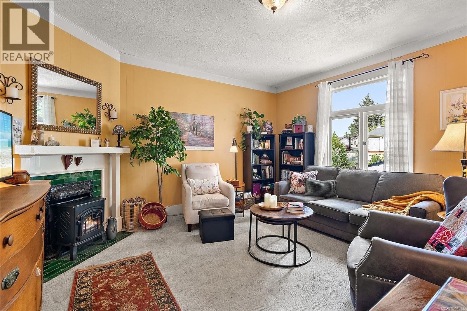  62 Obed Avenue, Saanich