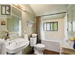 Bedroom - 62 Obed Ave, Saanich, BC V9A1H9 Photo 13