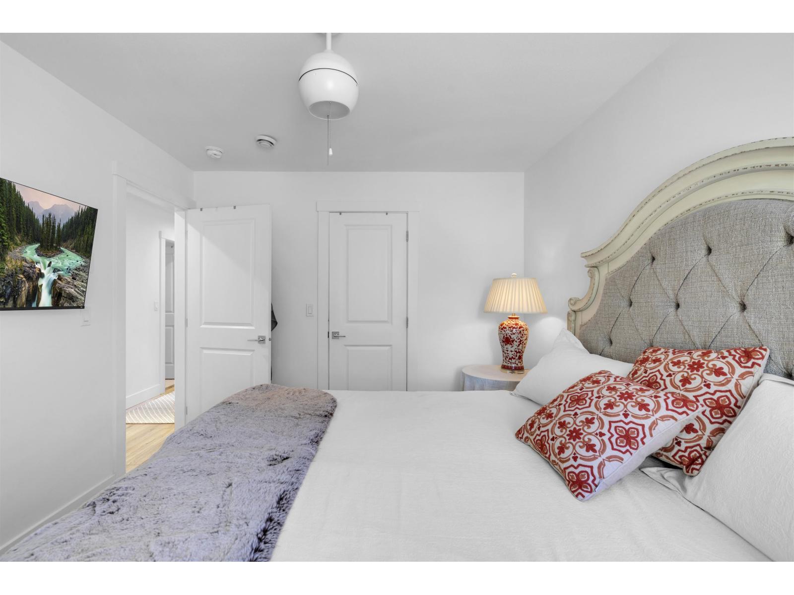 42 16433 19 AVENUE, White Rock
