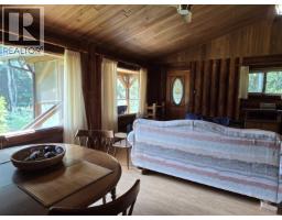 Dining nook - 4055 Bailey Road, Valemount, BC V0E2Z0 Photo 9