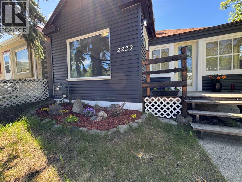 2229 210 Street - 28