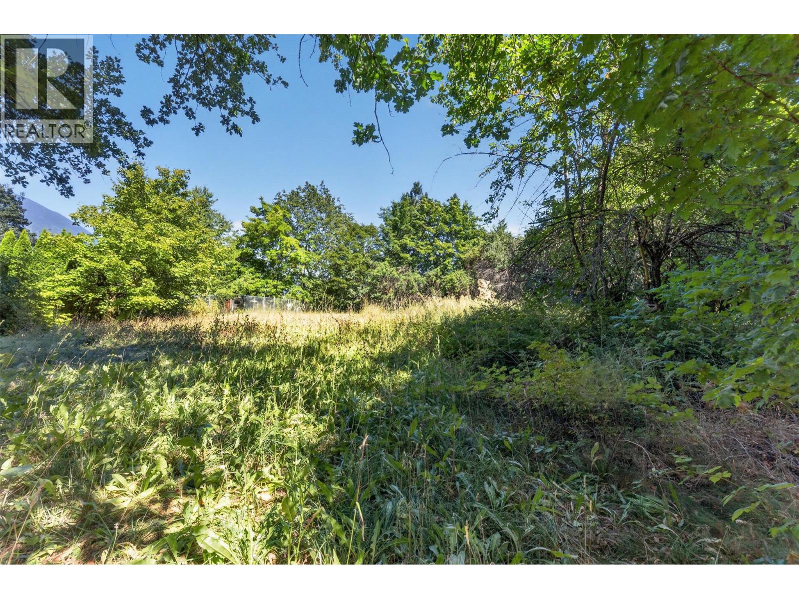  1260 16 Street Northeast, Salmon Arm