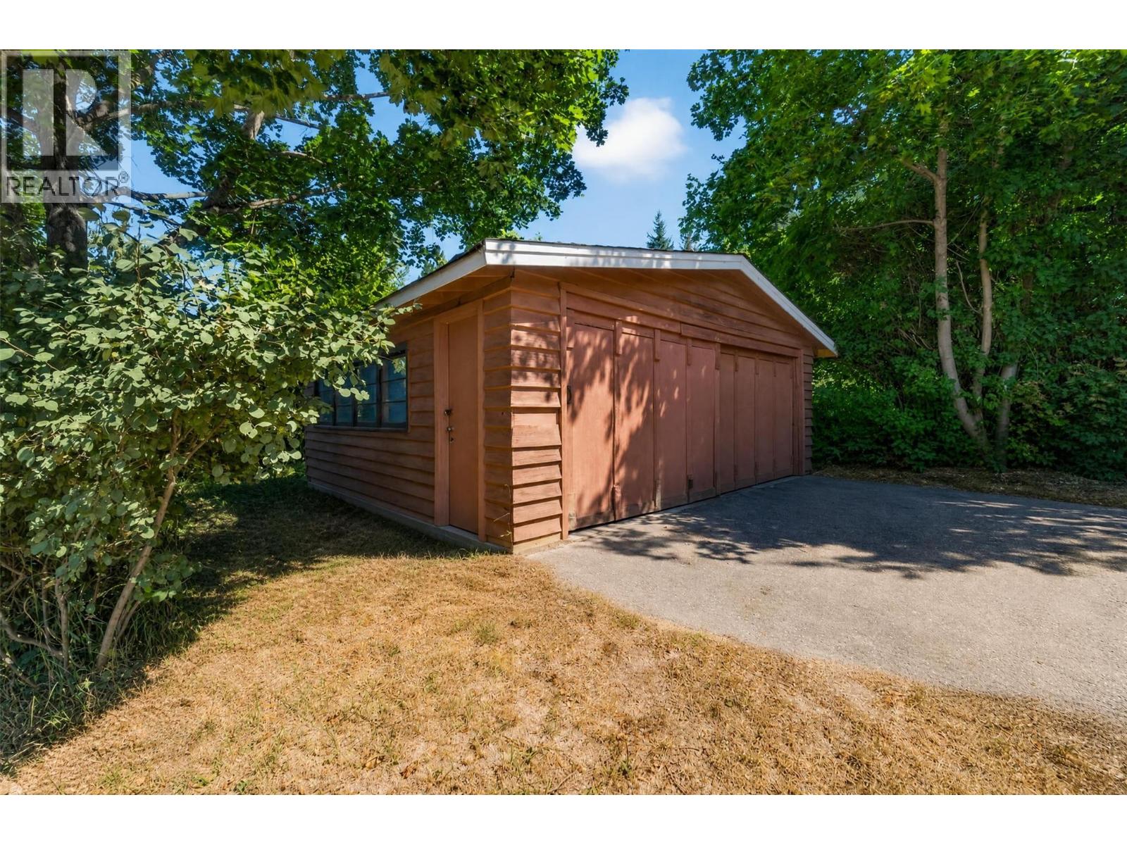  1260 16 Street Northeast, Salmon Arm