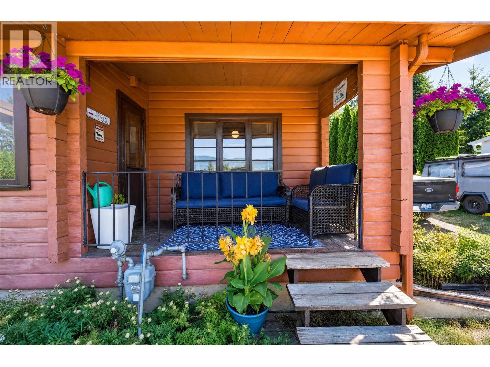  1260 16 Street Northeast, Salmon Arm