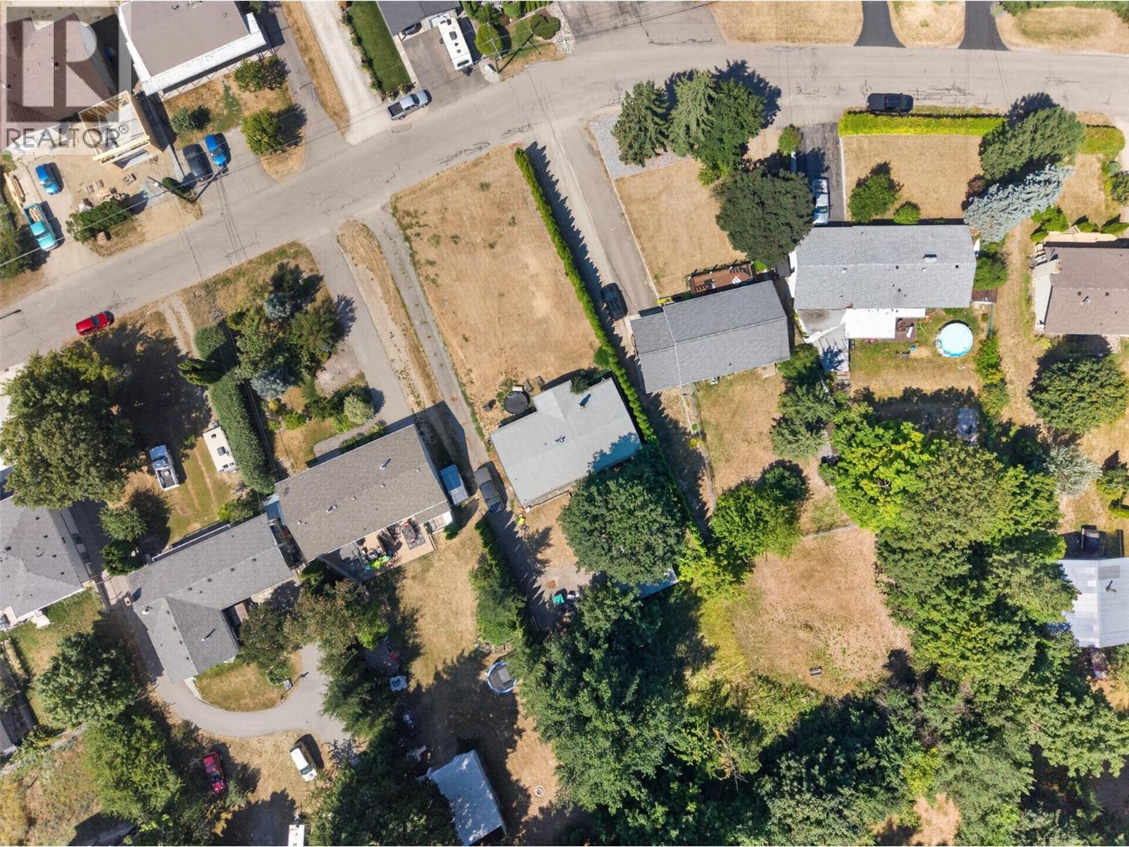  1260 16 Street Northeast, Salmon Arm