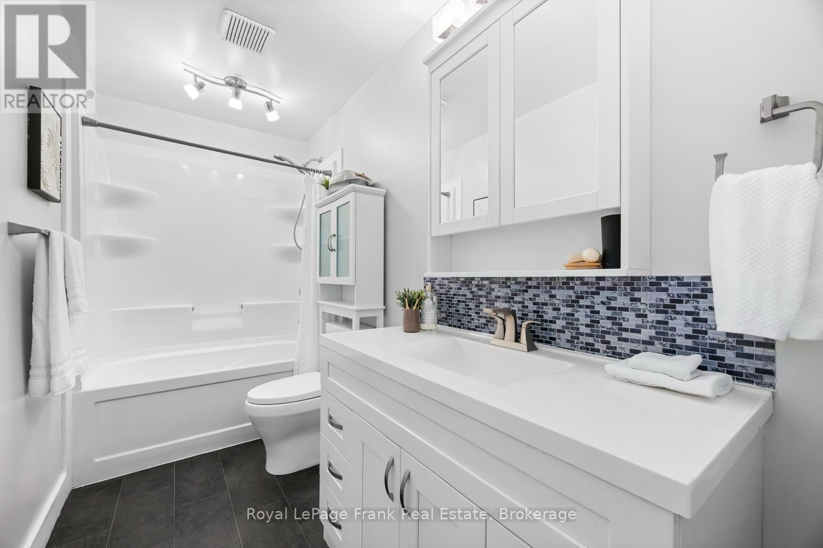 155 CROMWELL STREET - Image 23