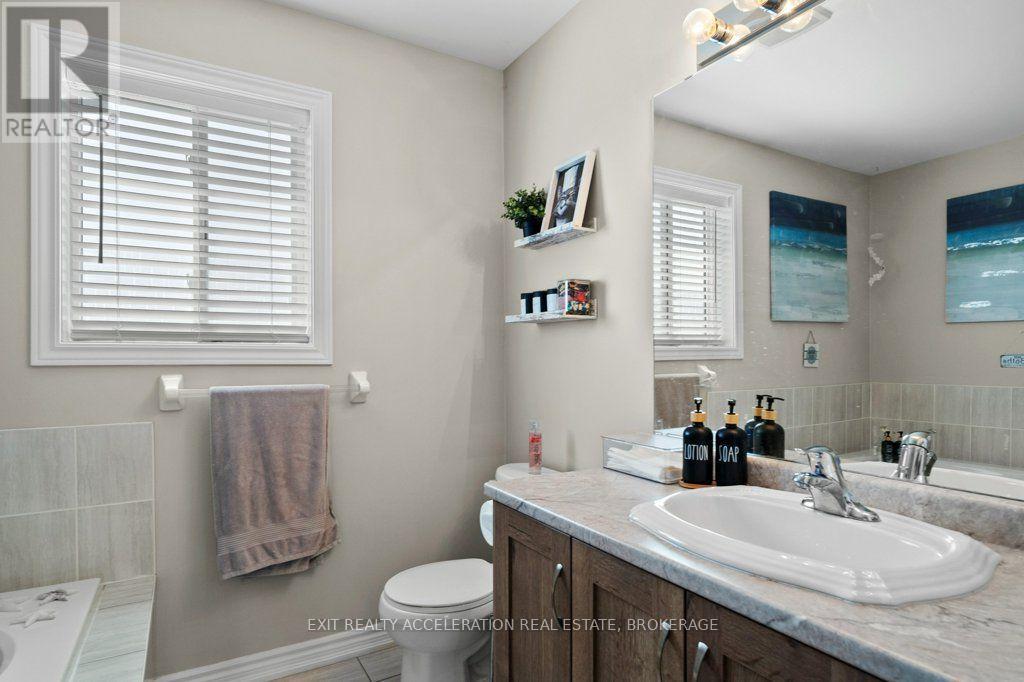 114 KANVERS WAY - 21