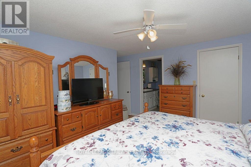 348 SHANNON BOULEVARD - 25