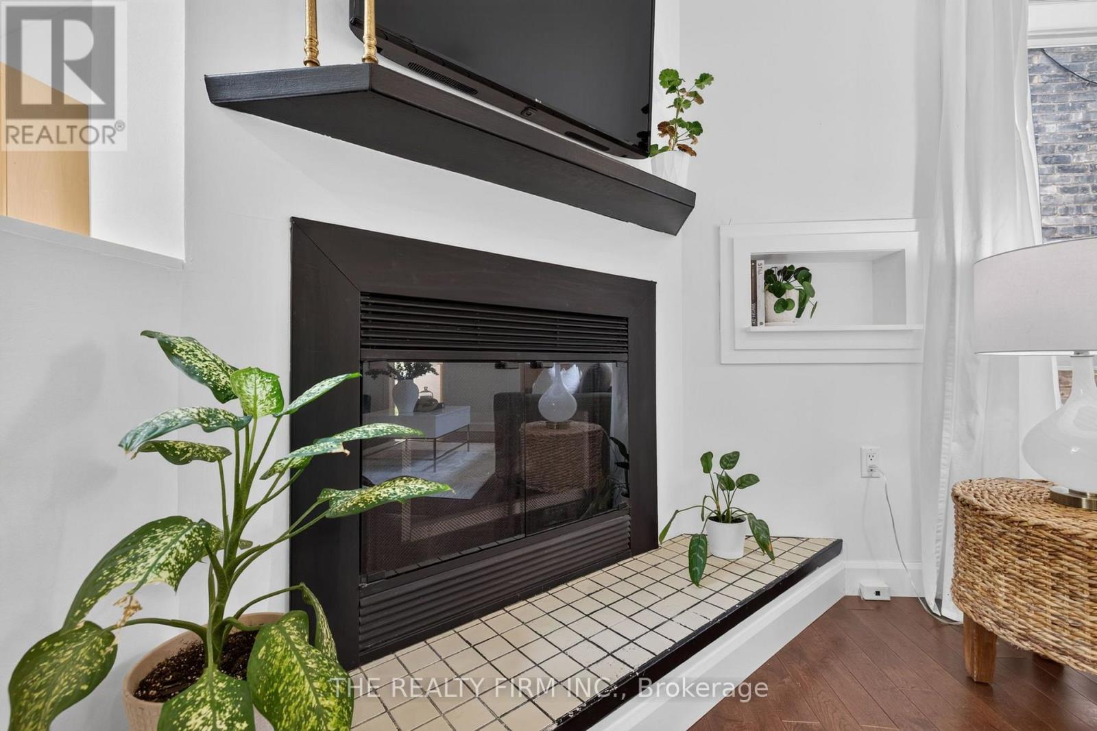 820.5 MAITLAND STREET - Image 10