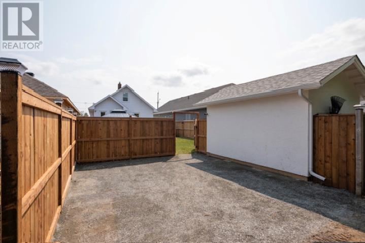 314 Surrey Street - 28