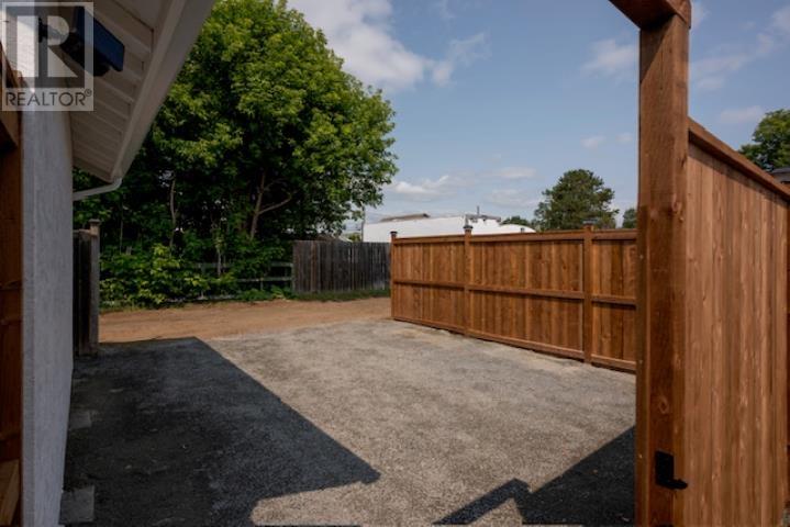 314 Surrey Street - 29