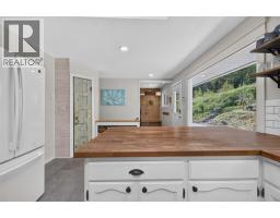 4pc Ensuite bath - 450 20 Avenue Sw, Salmon Arm, BC V1E1T6 Photo 16