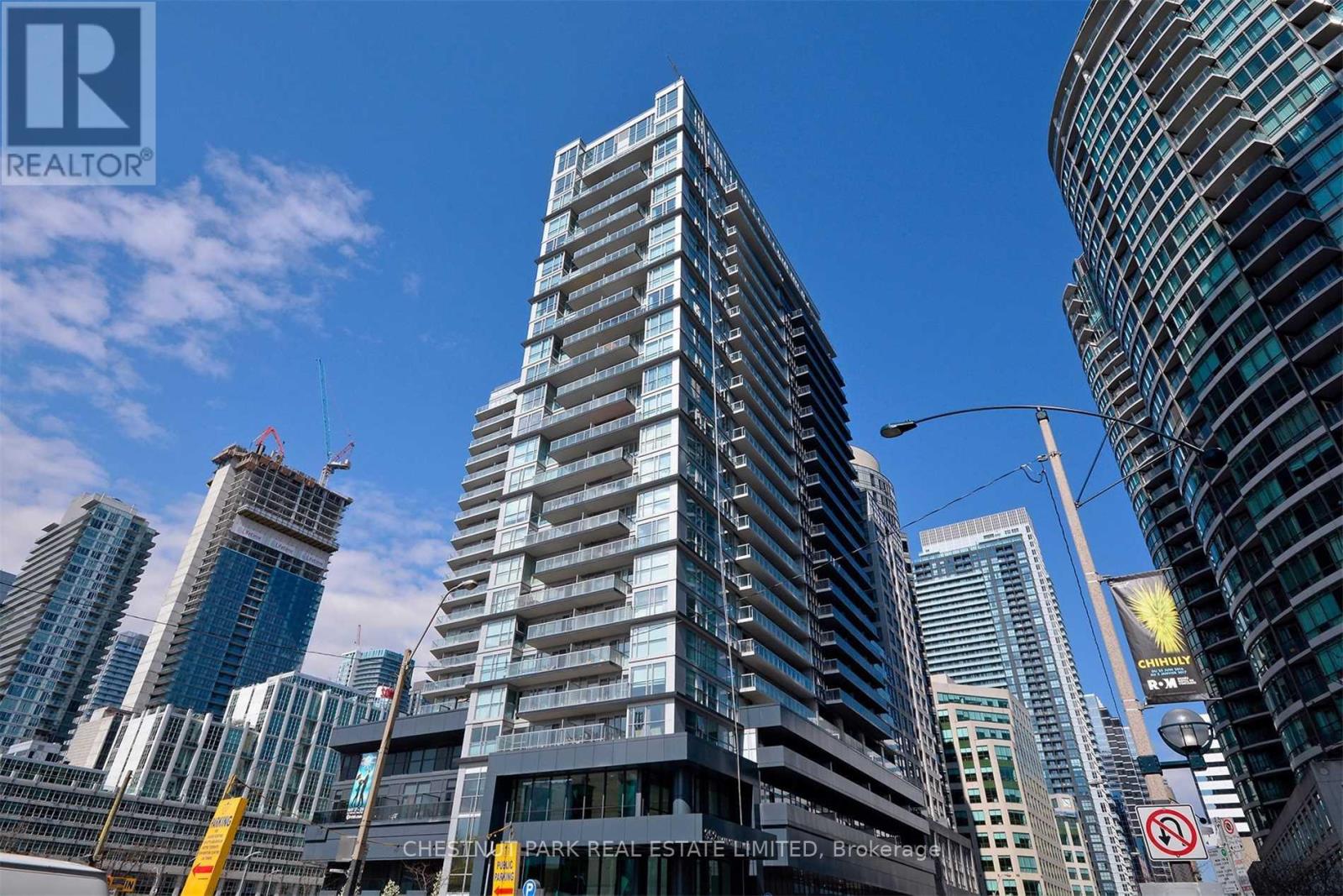 #1711 352 FRONT STREET W - 1