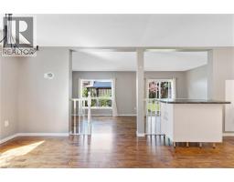 4pc Ensuite bath - 129 Kovac Road, Cambridge, ON N1R8K4 Photo 6